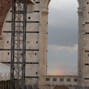 Duomo: Il facciatone e larcobaleno