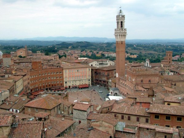 Piazza_del_Campo_(Siena)