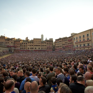 Palio_di_Siena_-_Assunta_2011_-_Piazza_del_Campo